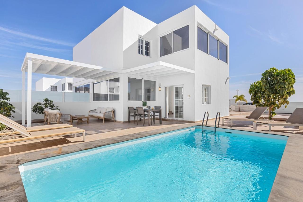Villa Atlantica - Heated Pool In Playa Blanca Exterior photo