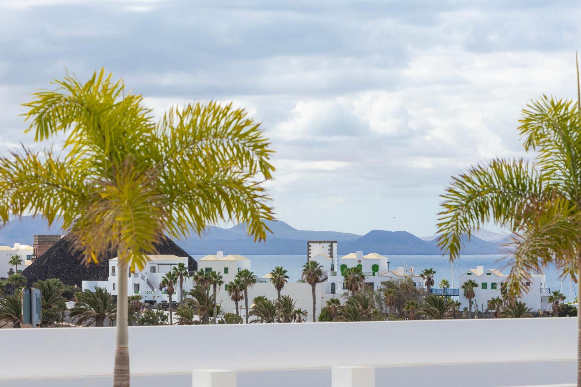 Villa Atlantica - Heated Pool In Playa Blanca Exterior photo